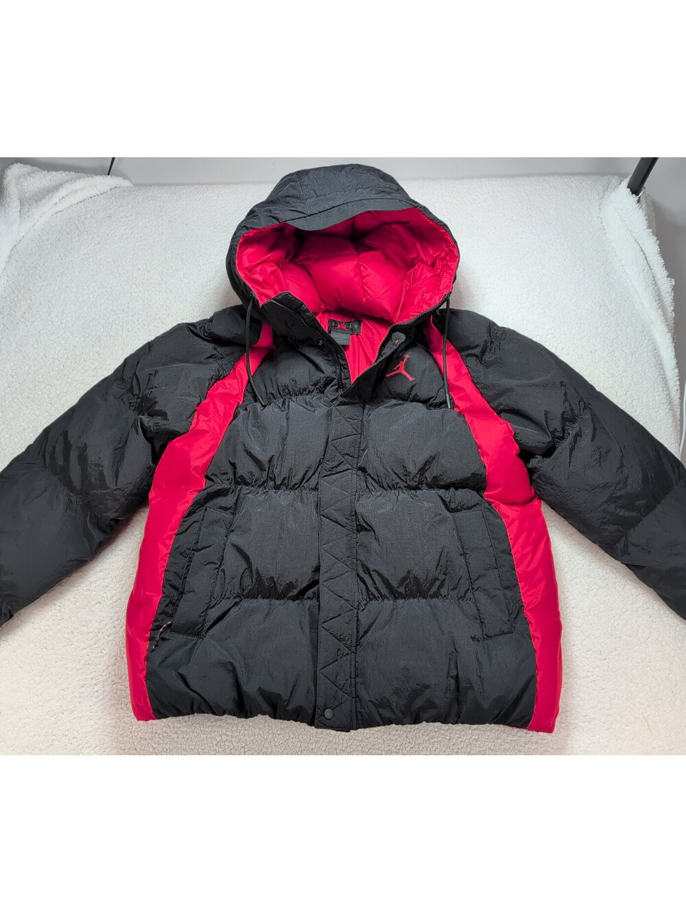 Nike Air Jordan Essentials Puffer Jacket Mens L Black Red Hooded DA9806-010